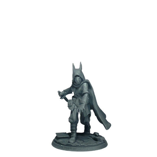 Miniature Female Dragonborn wielding Dagger 28mm