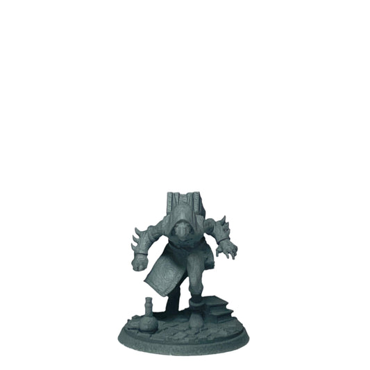 Miniature Male Dragonborn wielding Dagger 28mm
