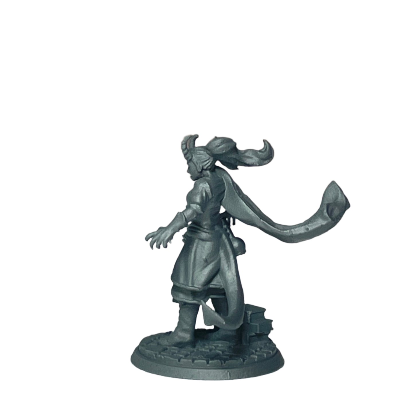 Miniature Female Tiefling 28mm