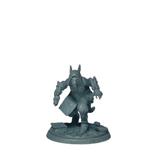 Miniature Female Dragonborn wielding dagger 28mm