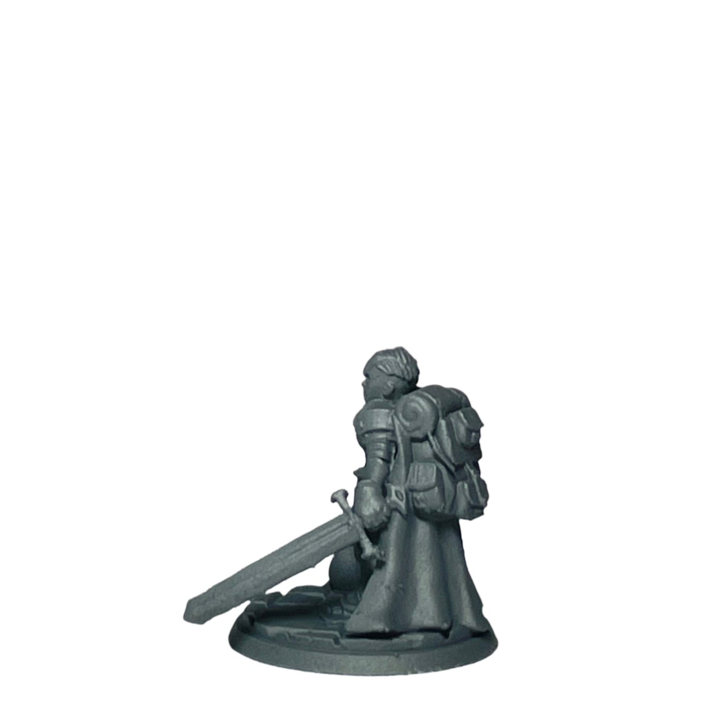 Miniature Female Dwarf wielding Sword 28mm
