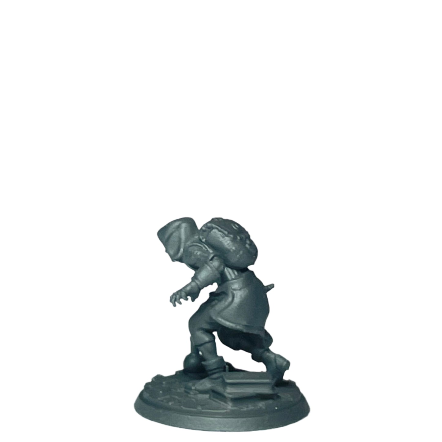 Miniature Male Human wielding Dagger 28mm