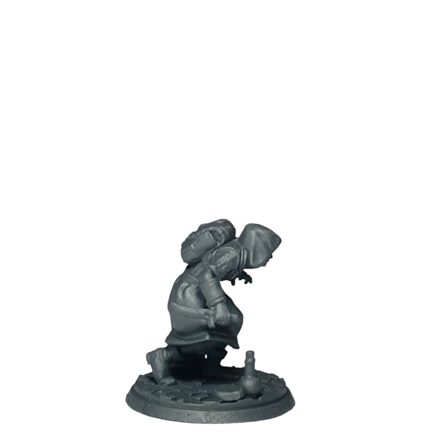 Miniature Male Human wielding Dagger 28mm
